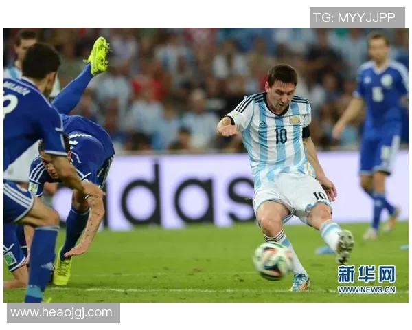 足球明星卡点图片大赏展现球场魅力与运动员风采的精彩瞬间